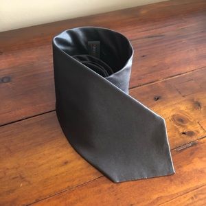 Simon Chang grey silk tie